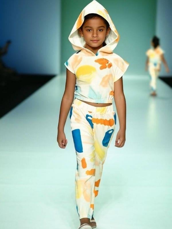 Kız Çocuk Kapüşonlu Crop T-shirt Yazlık Desenli Eşofman Takım