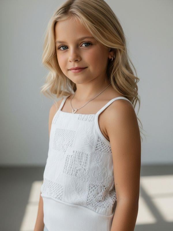 Kız Çocuk Motif Desenli Askılı Bluz