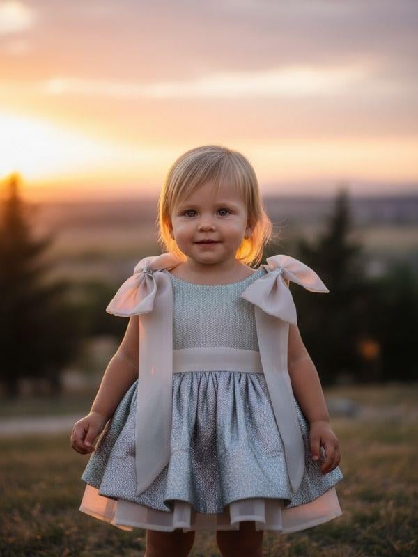 Kız Çocuk Omuzları Fiyonk Detaylı Simli Katkat Tasarım Abiye Elbise