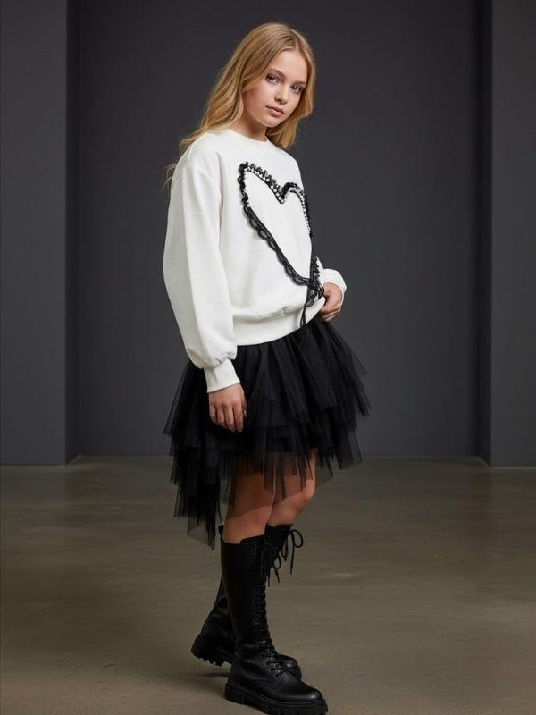 Kız Çocuk Oversize Kalp İşlemeli Tasarım Sweatshirt