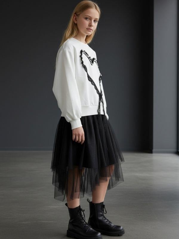 Kız Çocuk Oversize Kalp İşlemeli Tasarım Sweatshirt