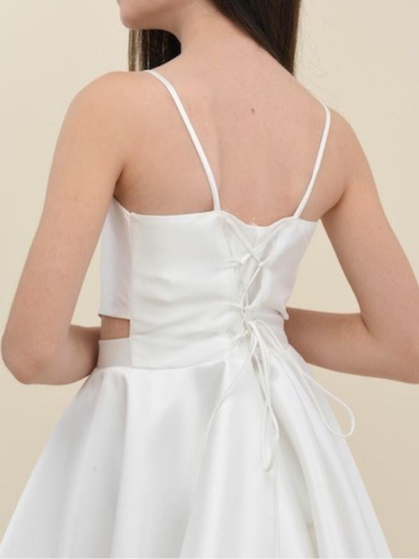 Kız Çocuk Parlak Kumaş Dekolte Detaylı Kısa Abiye Elbise