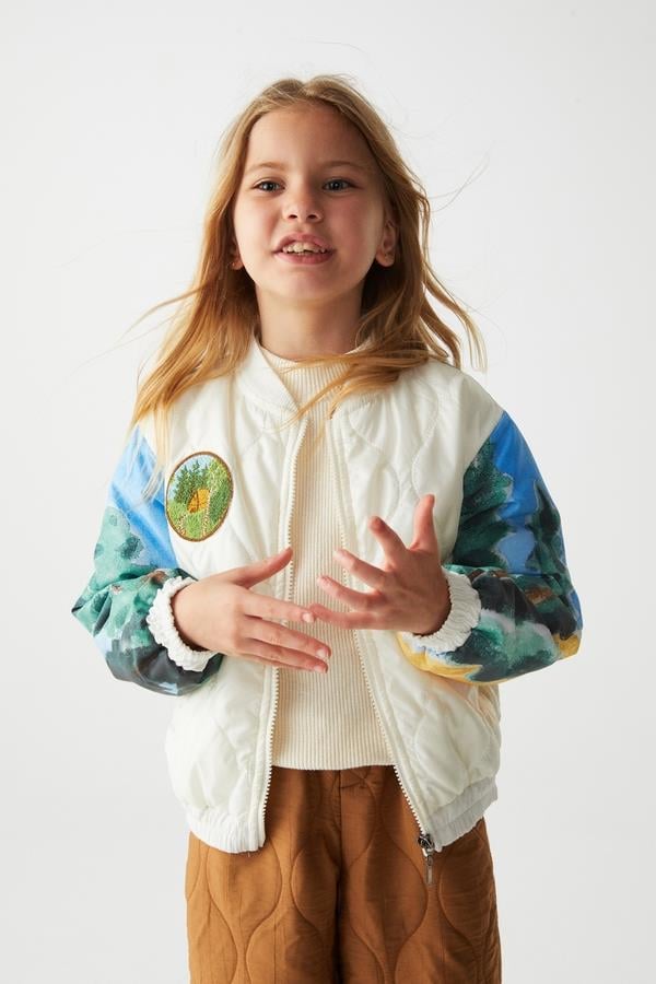 Kız Çocuk Sırtıı Resim Detaylı Grande Mont