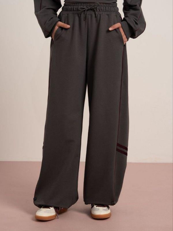 Kız Çocuk Yanları Şeritli Çıtçıt Detaylı Tasarım Eşofman Alt