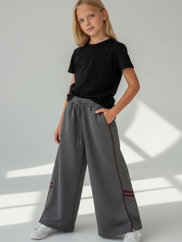 Kız Çocuk Yanları Şeritli Çıtçıt Detaylı Tasarım Eşofman Alt