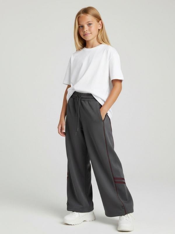 Kız Çocuk Yanları Şeritli Çıtçıt Detaylı Tasarım Eşofman Alt