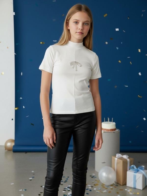 Kız Çocuk Yumuşak Dokulu Yarım Balıkçı Yaka İğneli Tasarım Yarım Kollu Bluz