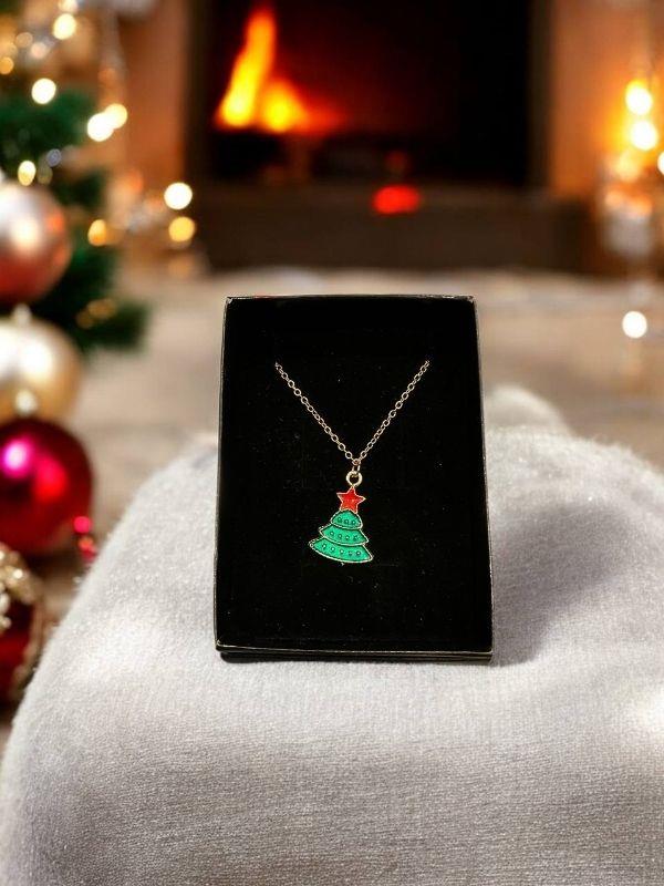 Yılbaşı Temalı Çam Ağacı Charmlı Kutulu Tasarım Kolye