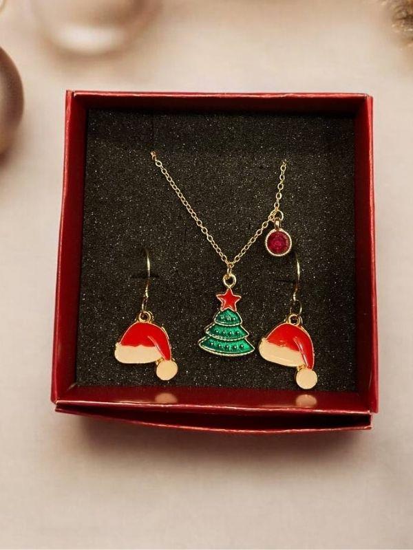 Yılbaşı Temalı Kutulu Çam Ağaçlı ve Şapka Charmlı Kolye Küpe Tasarım Set