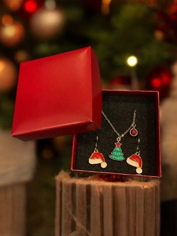 Yılbaşı Temalı Kutulu Çam Ağaçlı ve Şapka Charmlı Kolye Küpe Tasarım Set