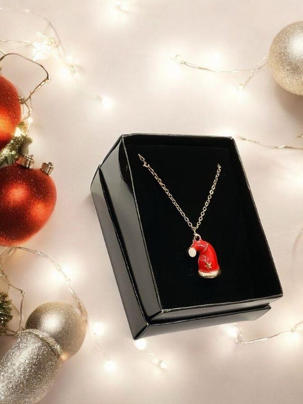 Yılbaşı Temalı Şapka Charmlı Kutulu Tasarım Kolye