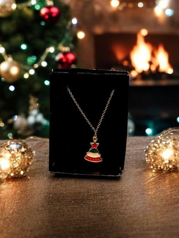 Yılbaşı Temalı Yıldızlı Çam Ağacı Charmlı Kutulu Kolye