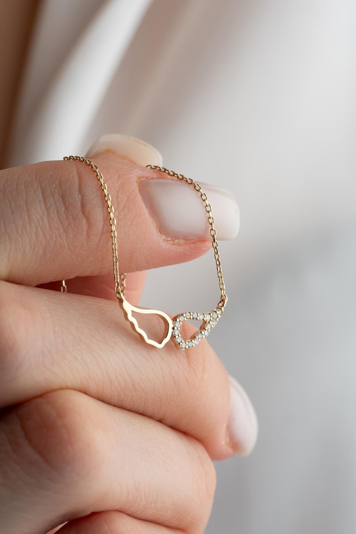 14 Ayar Altın 0.10 Ct Pırlantalı Melek Kanadı Model Kolye