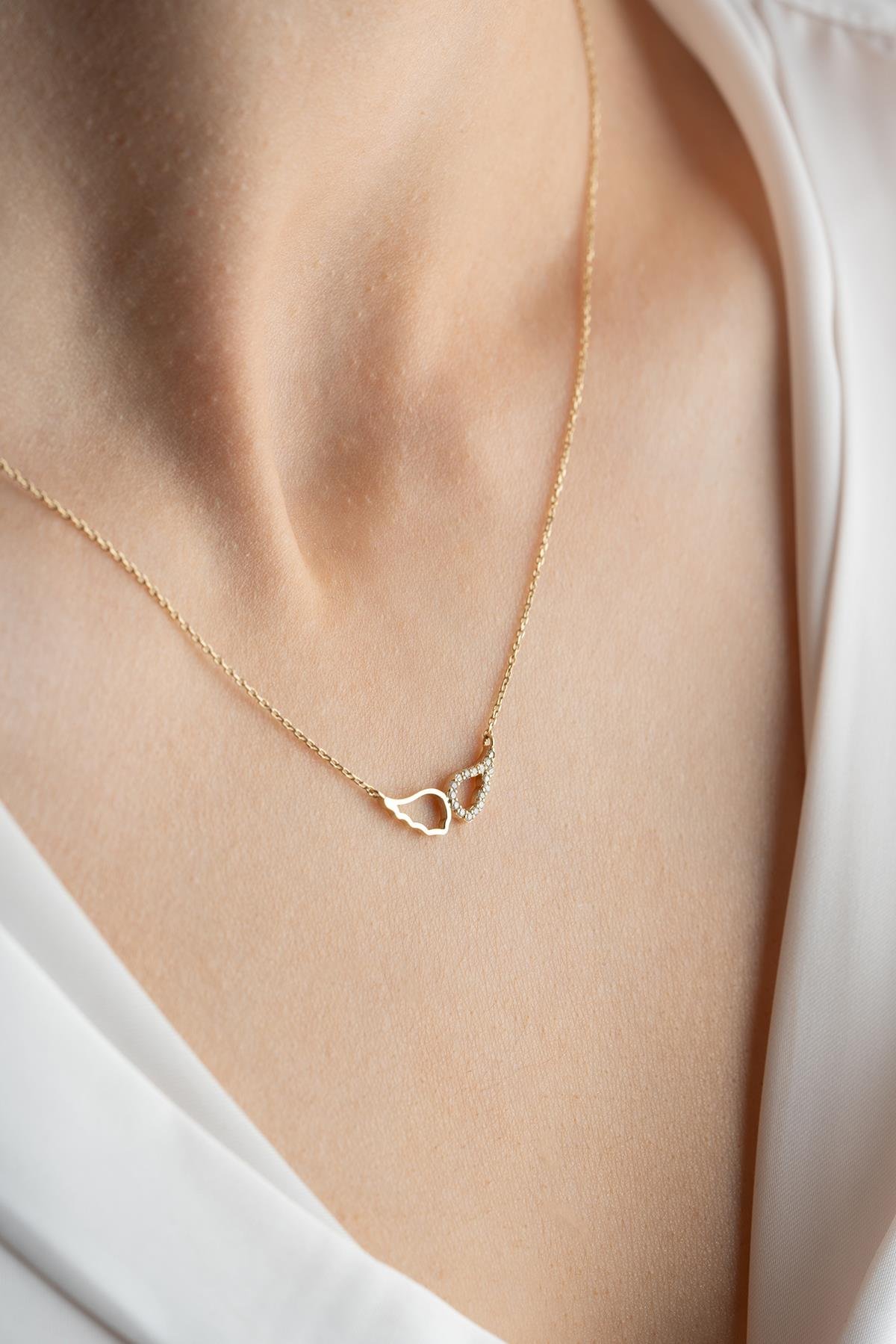 14 Ayar Altın 0.10 Ct Pırlantalı Melek Kanadı Model Kolye