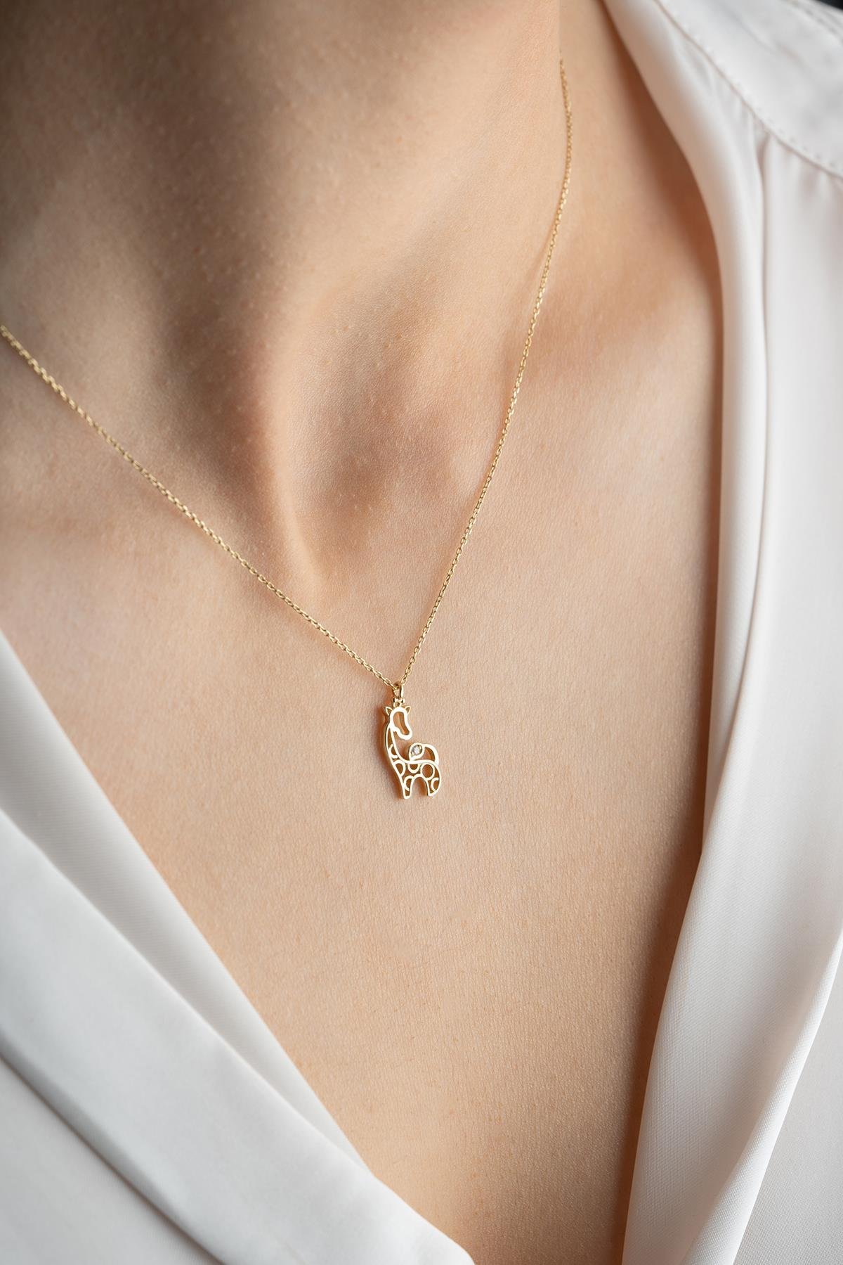 14 Ayar Altın 0.02 Ct Pırlantalı Zürafa Model Kolye