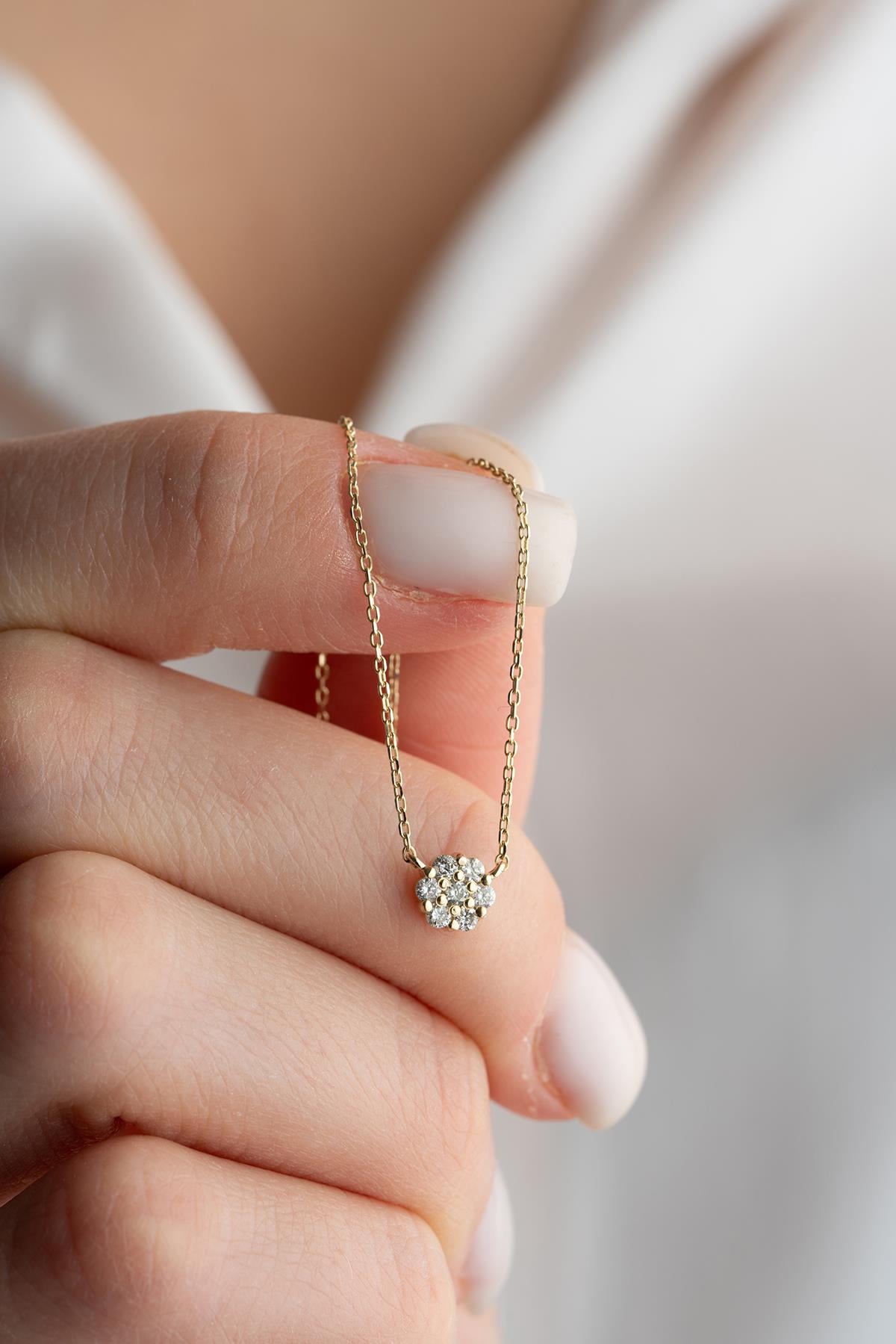 14 Ayar Altın 0.15 Ct Pırlantalı  Minimal Kır Çiçeği Model Kolye