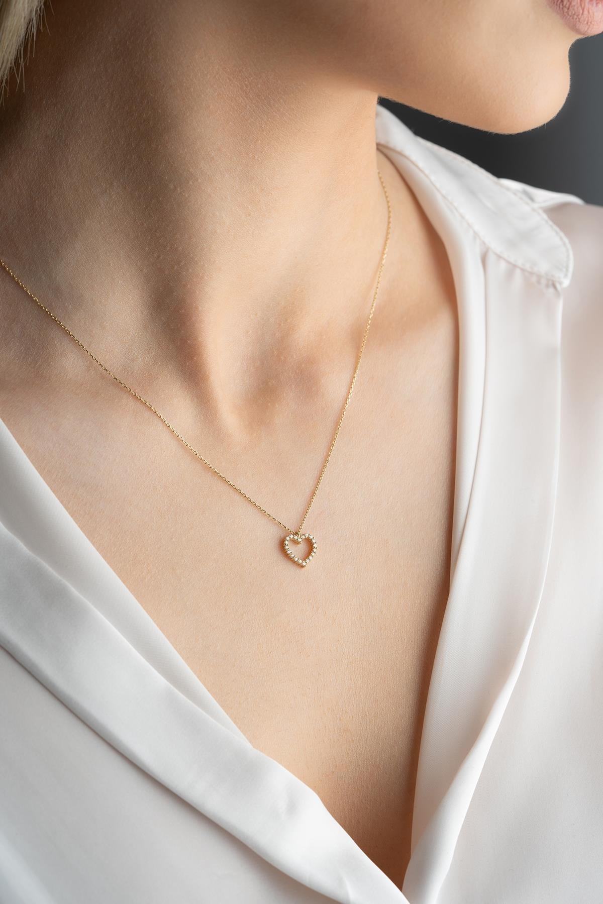 14 Ayar Altın 0.15 Ct Pırlantalı Kalp Model Kolye