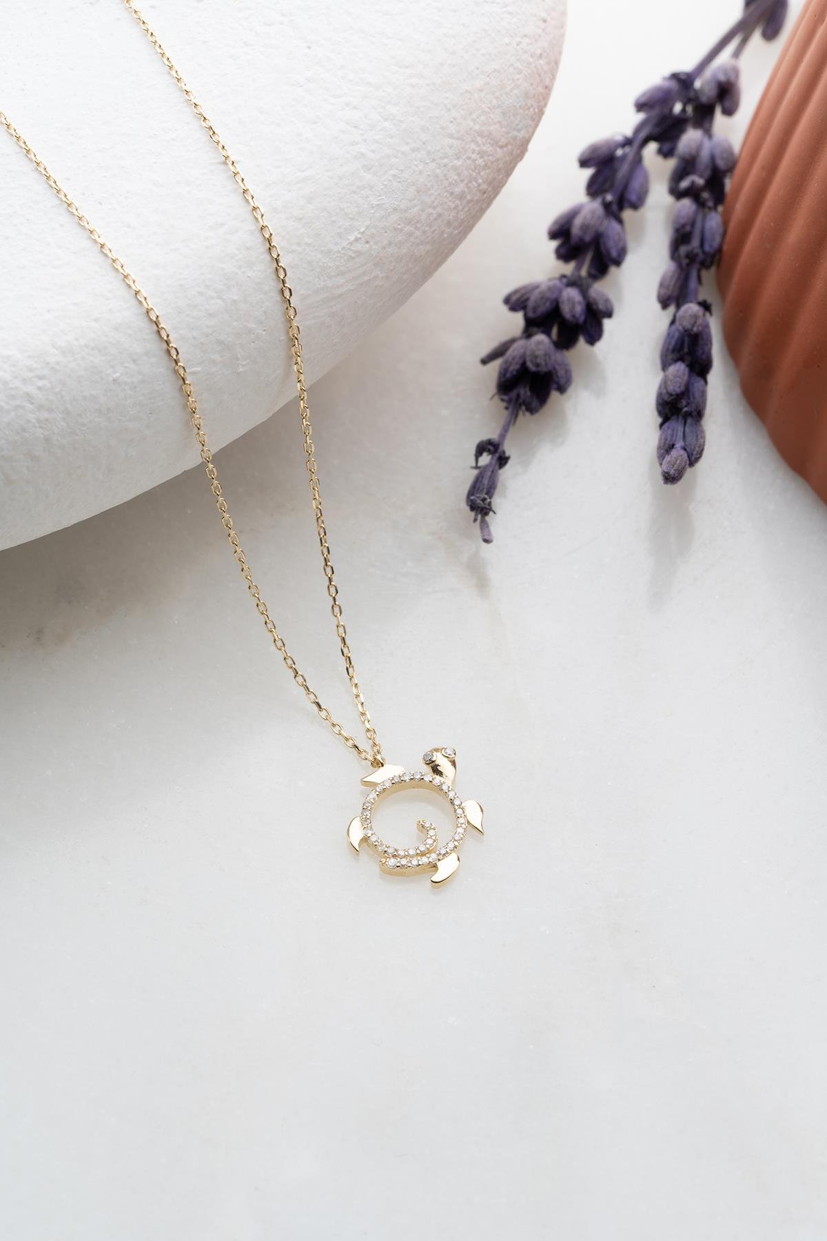 14 Ayar Altın 0.10 Ct Pırlantalı Kaplumbağa Model Kolye