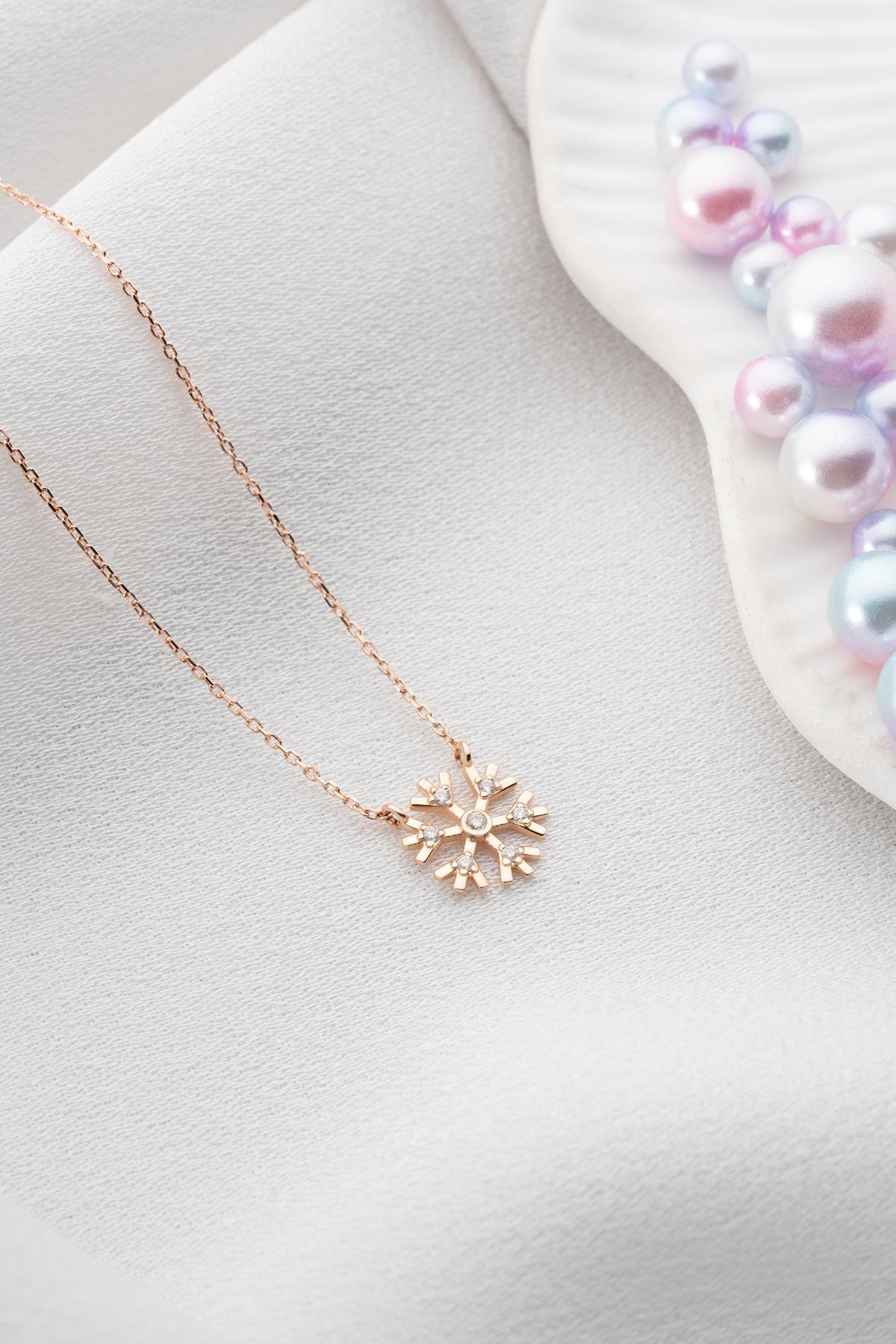 14 Ayar Altın 0.05 Ct Pırlantalı  Minimal Kartanesi Model Kolye