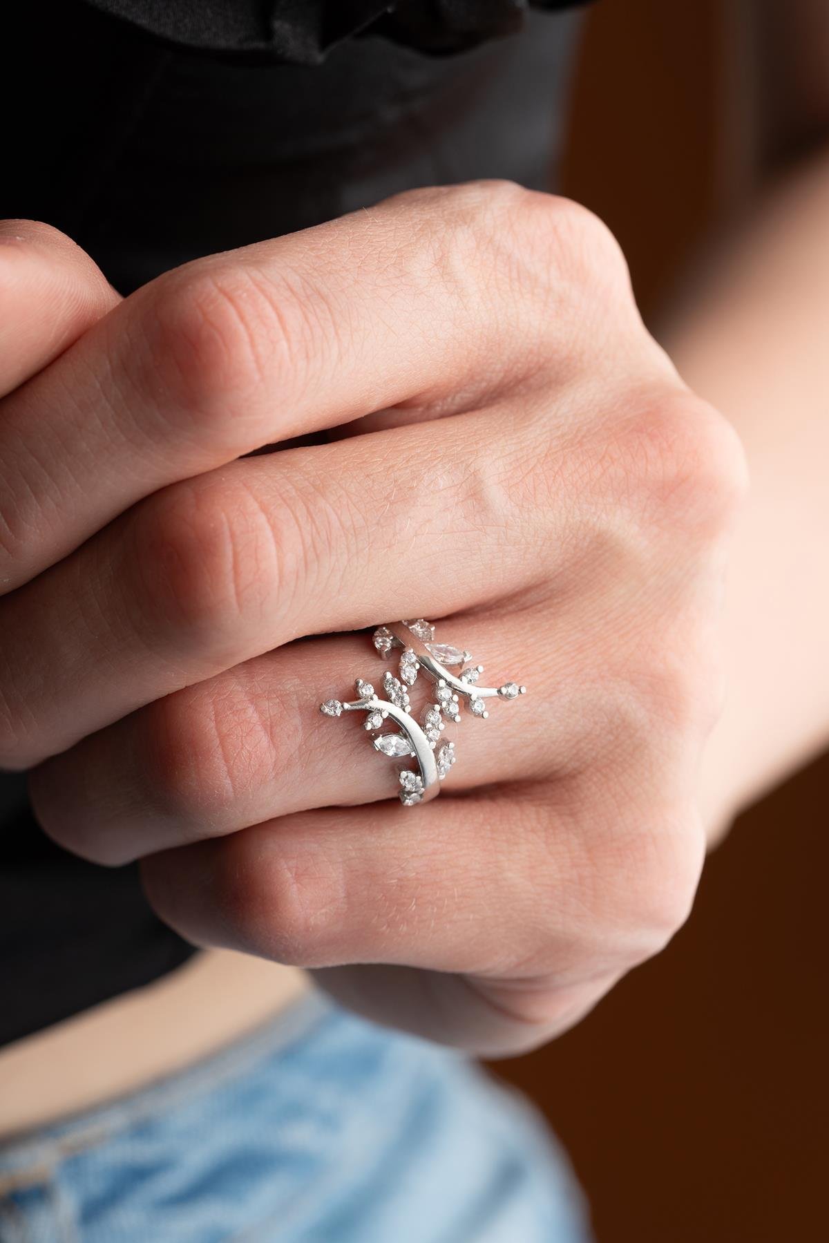 925 Ayar Ayarlanabilir Zirkon Taşlı Rodyumlu Zeytin Dalı Gümüş Yüzük