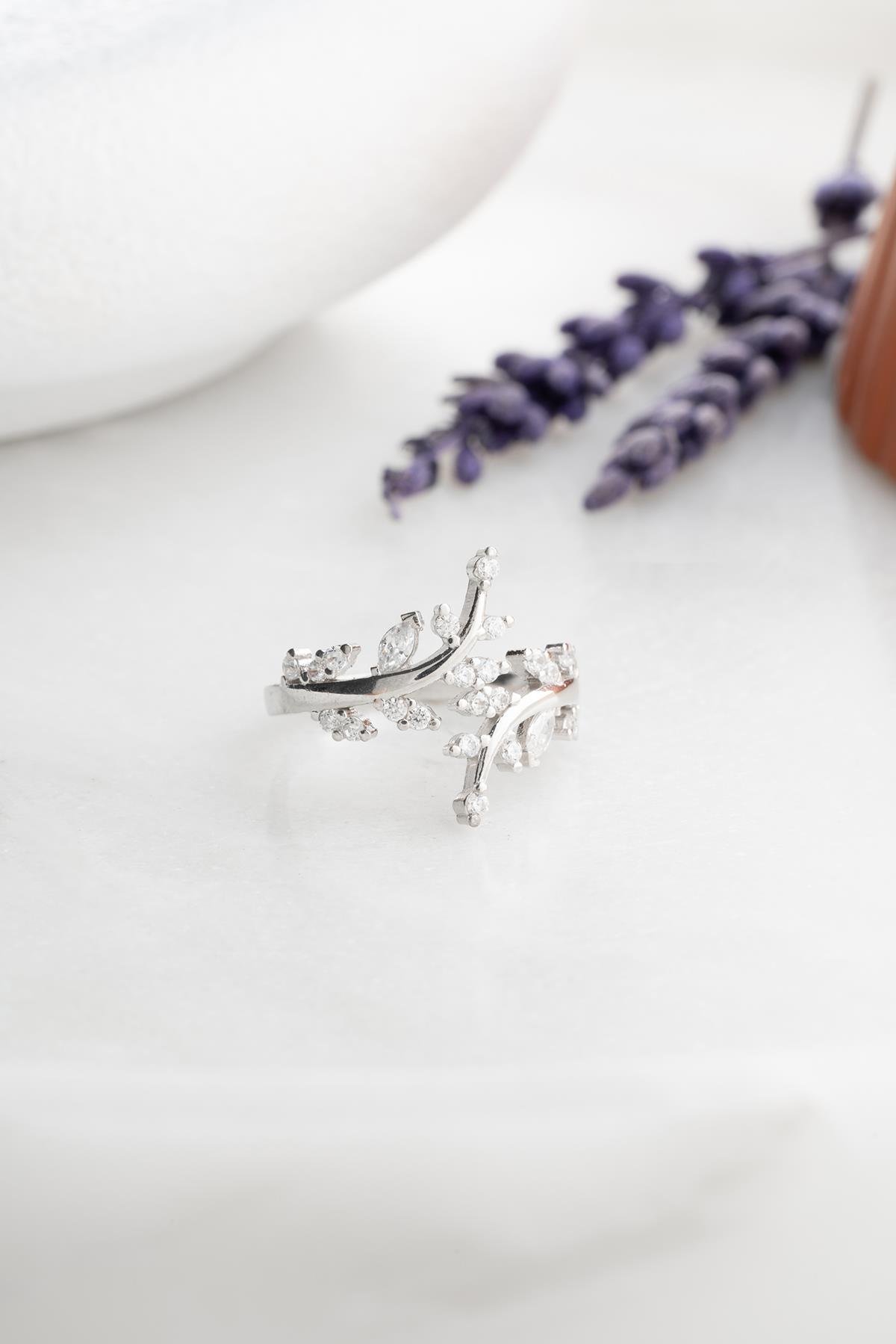 925 Ayar Ayarlanabilir Zirkon Taşlı Rodyumlu Zeytin Dalı Gümüş Yüzük