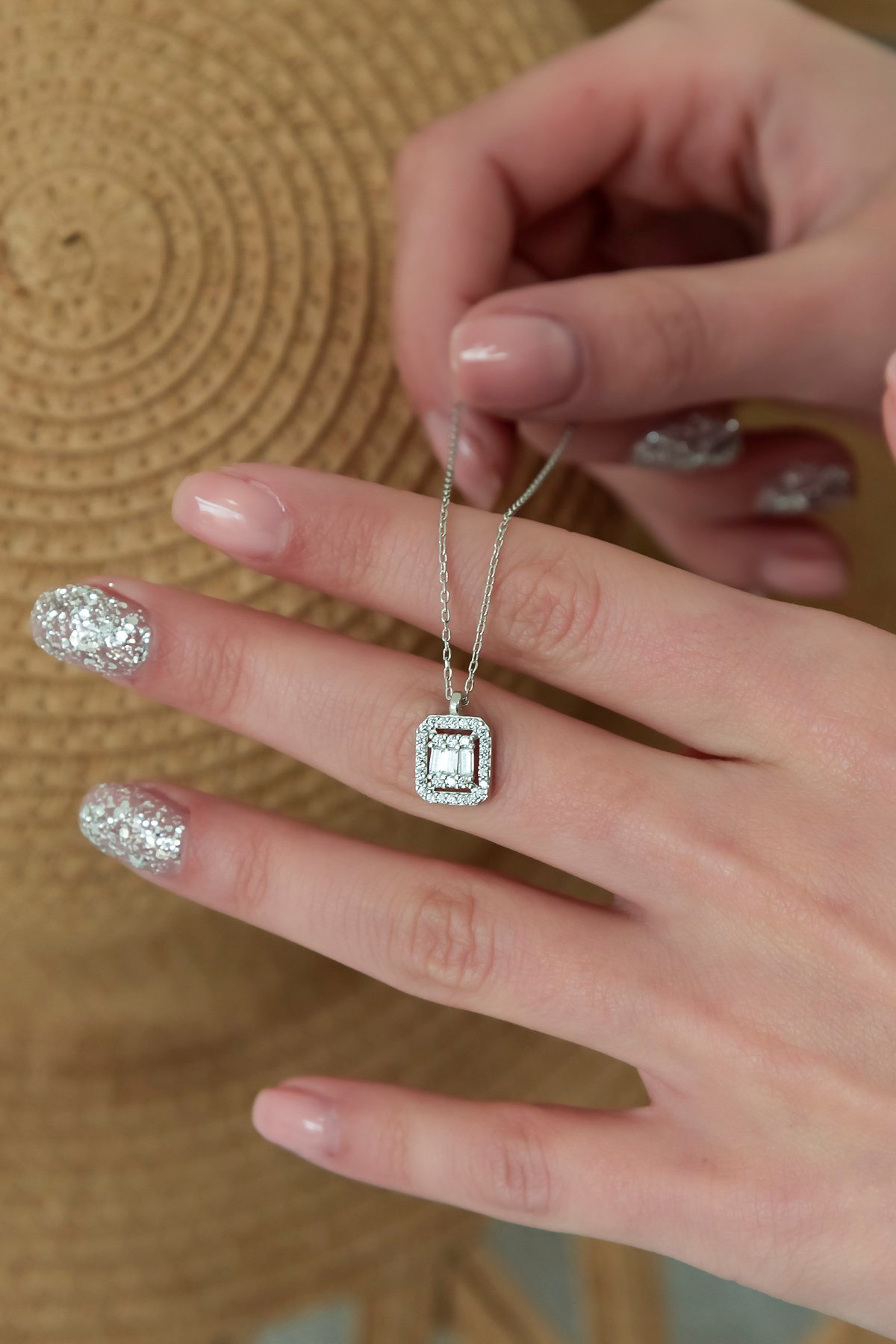 925 Ayar Baget TaşlıTektaş Kolye Kadın Gümüş Kolye