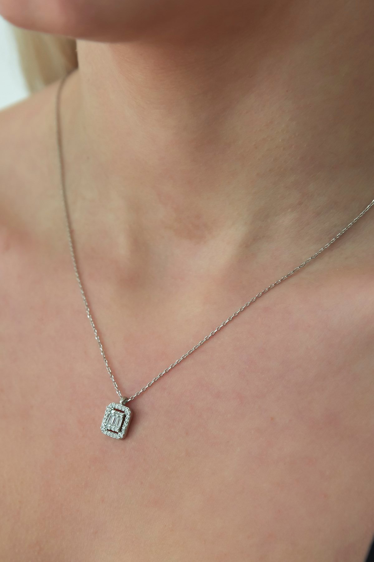 925 Ayar Baget TaşlıTektaş Kolye Kadın Gümüş Kolye