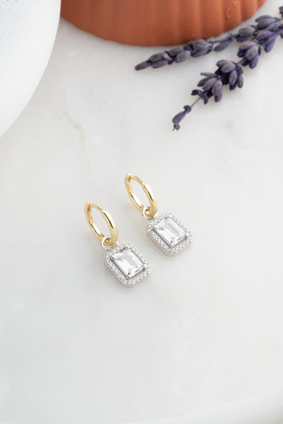 925 Ayar Gümüş  10 mm Halka Baget Taşlı Tektaş Küpe