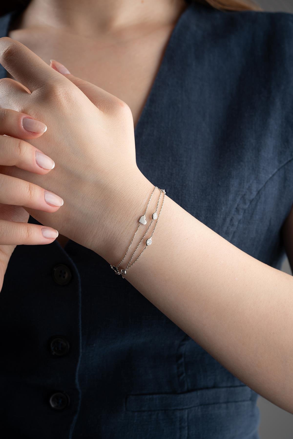 925 Ayar Gümüş 3 Sıra Zincir Zirkon Taşlı Kalp Bileklik