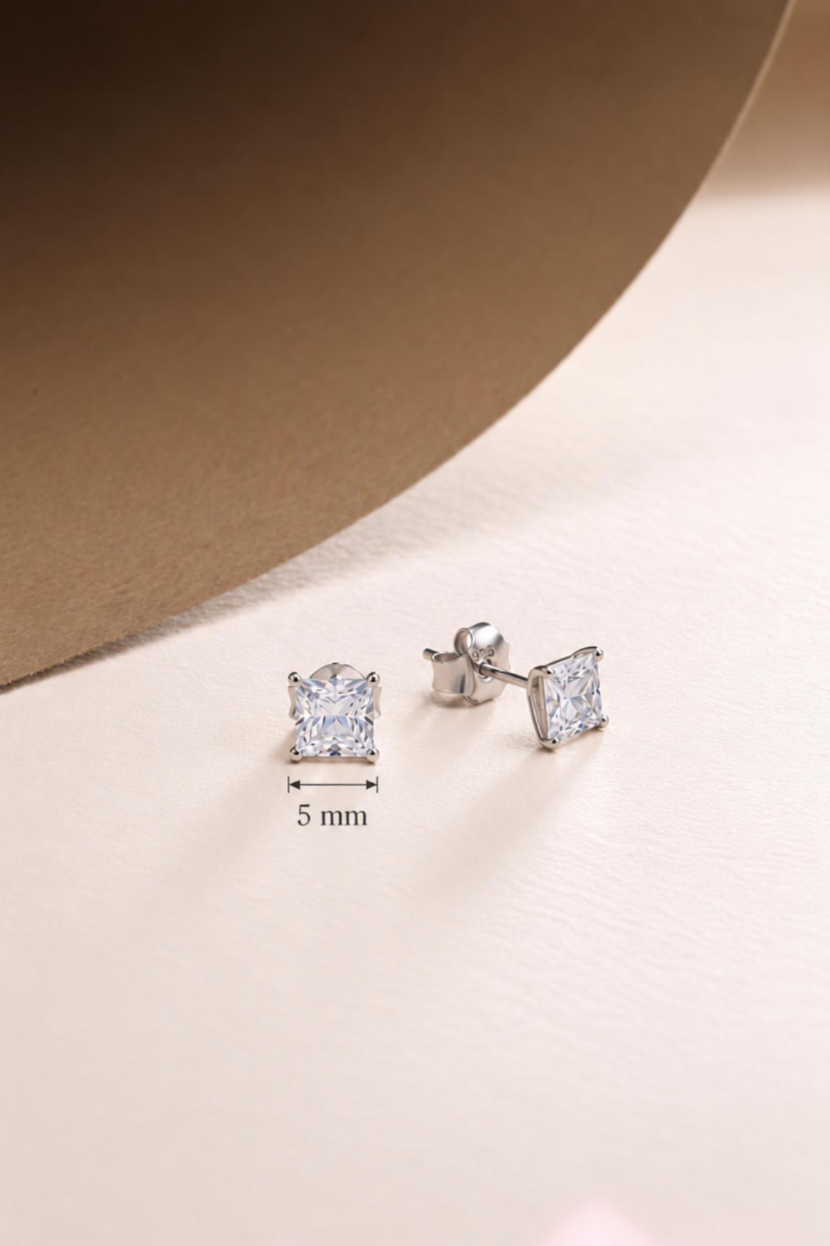 925 Ayar Gümüş 5 mm Kare Star Kesim Minimal Tektaş Küpe