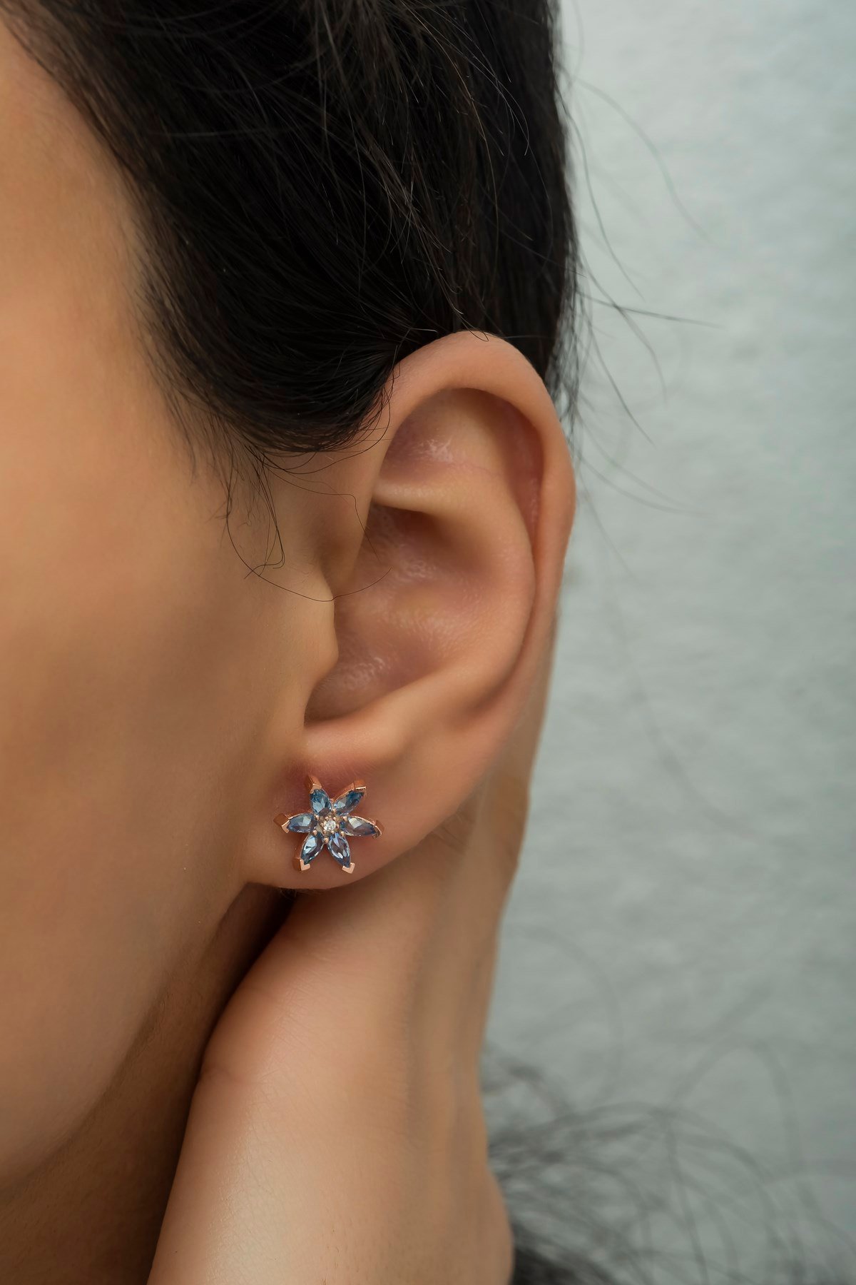 925 Ayar Gümüş Aquamarin Taşlı Lotus Çiçeği Küpe