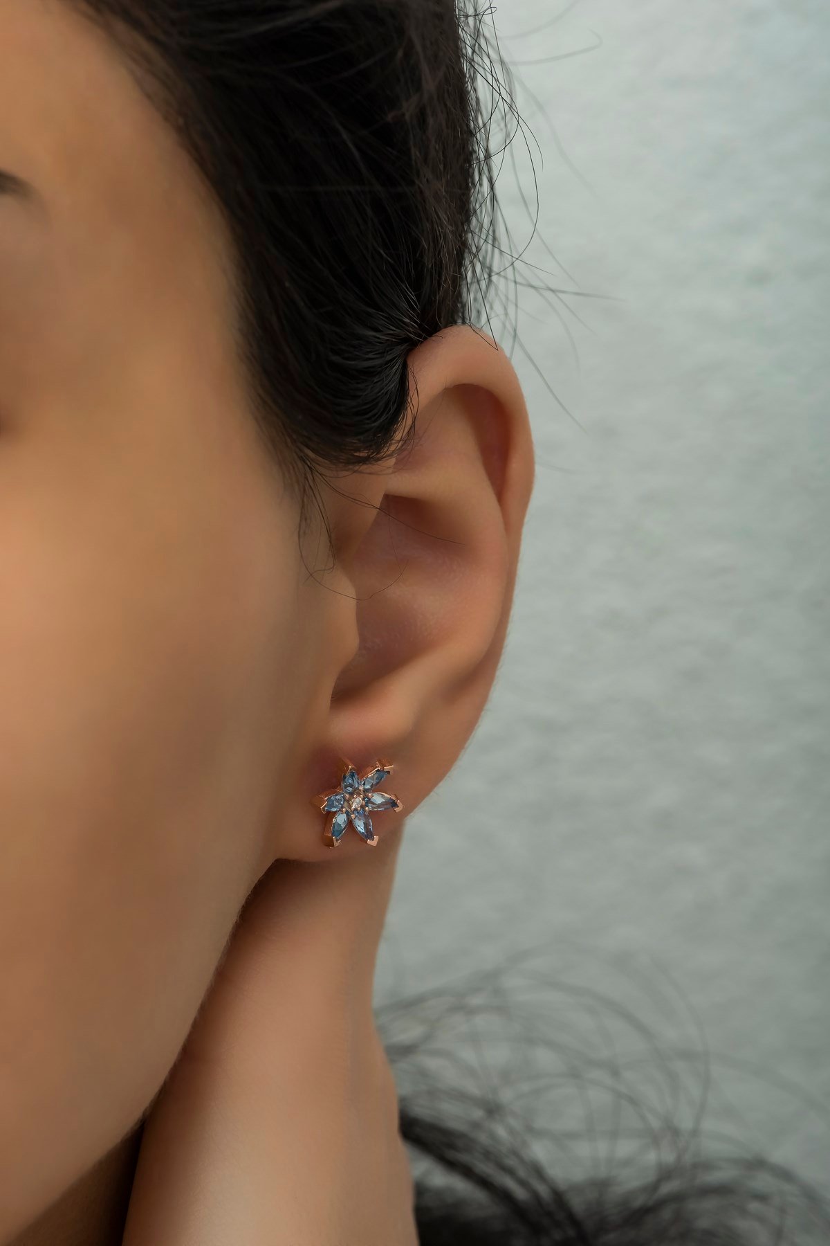 925 Ayar Gümüş Aquamarin Taşlı Lotus Çiçeği Küpe