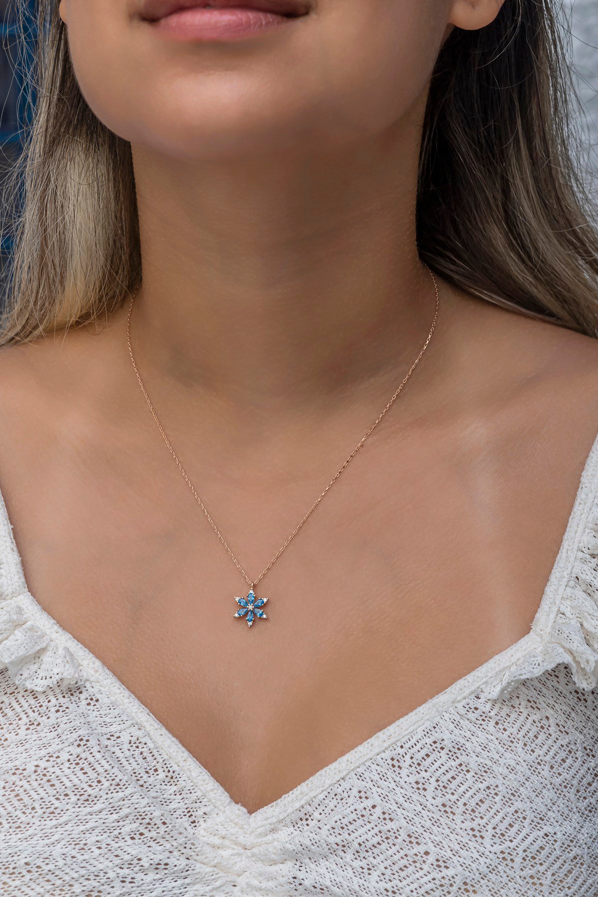 925 Ayar Gümüş Aquamarin Taşlı Lotus Kamelya Çiçeği Kolye