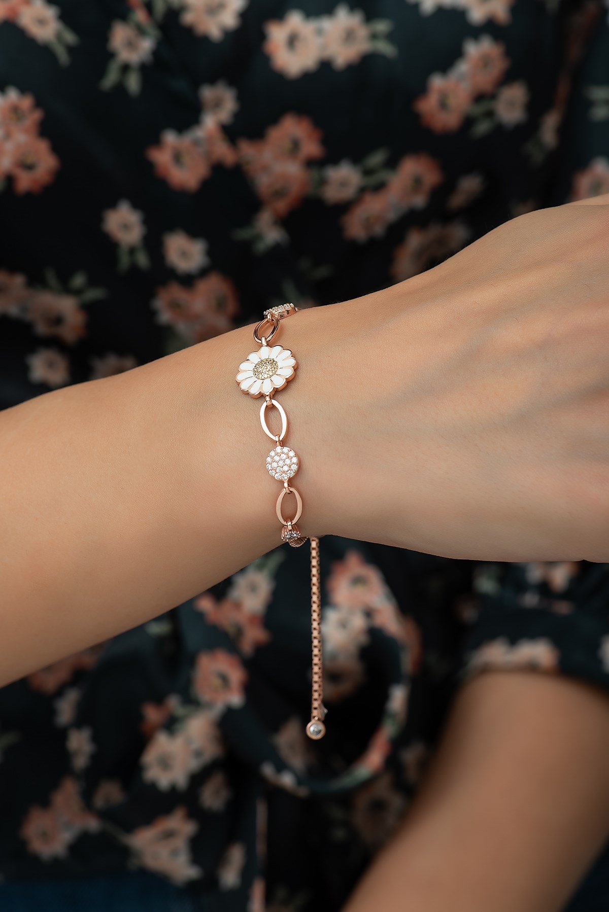 925 Ayar Gümüş Asansörlü Papatya Kadın Gümüş Bileklik