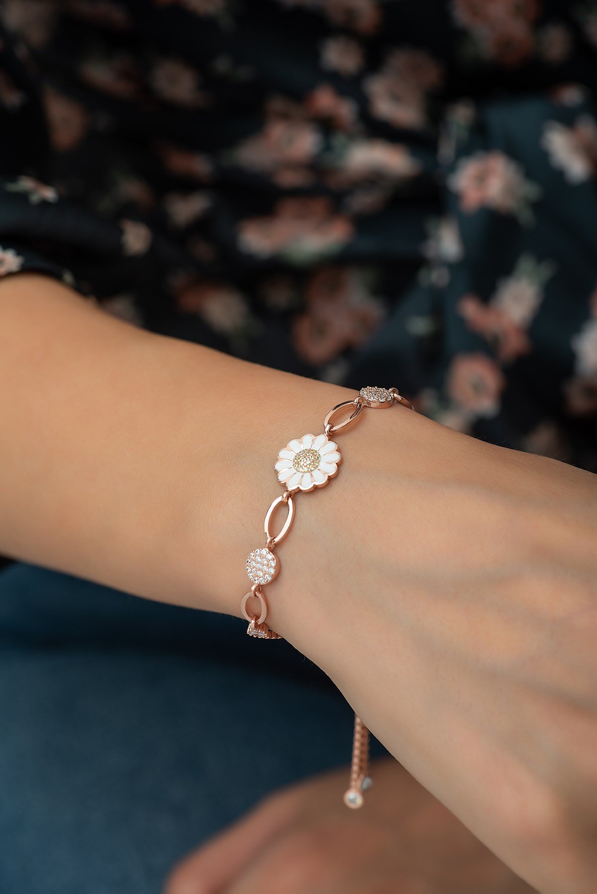 925 Ayar Gümüş Asansörlü Papatya Kadın Gümüş Bileklik