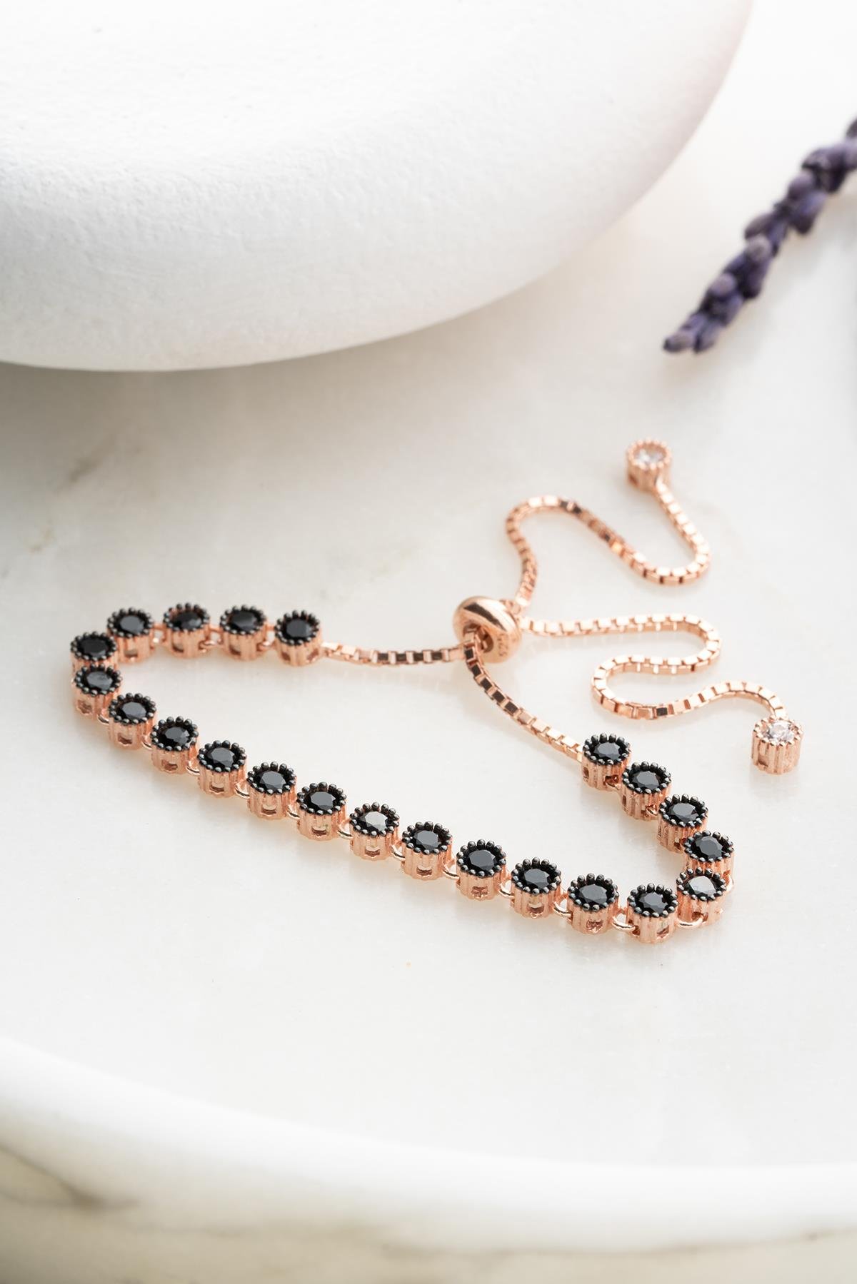 925 Ayar Gümüş Asansörlü Sıralı Siyah Zirkon Taşlı Bileklik 