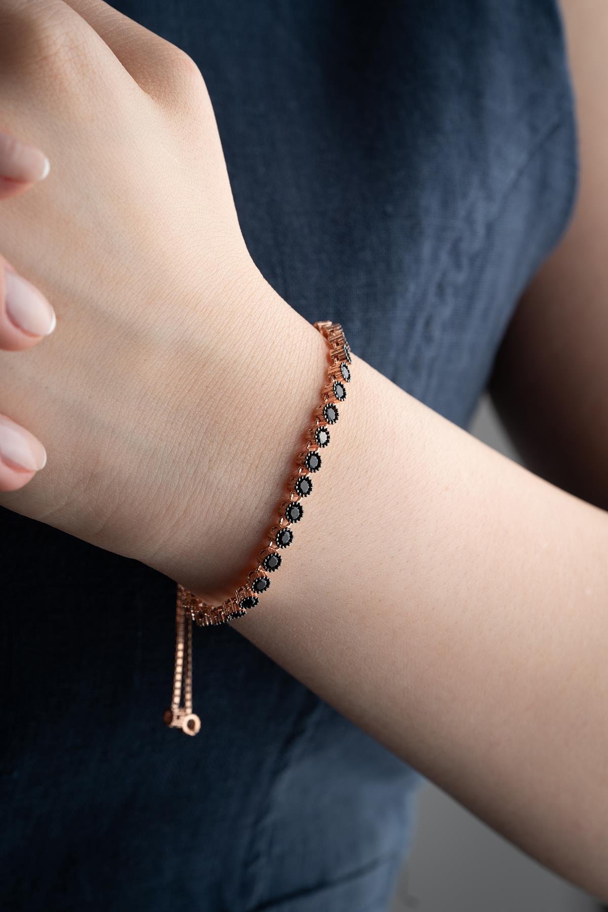 925 Ayar Gümüş Asansörlü Sıralı Siyah Zirkon Taşlı Bileklik 