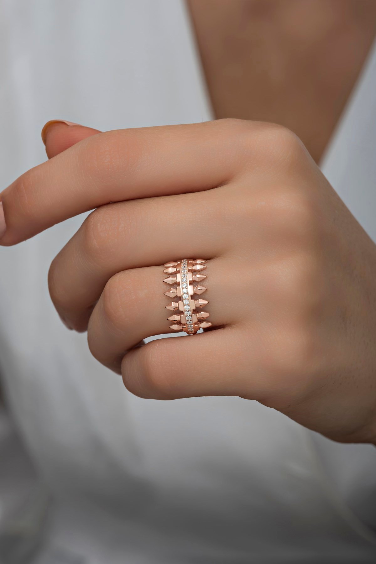 925 Ayar Gümüş Ayarlanabilir Sıralı Zirkon Taşlı Çivi Model Yüzük