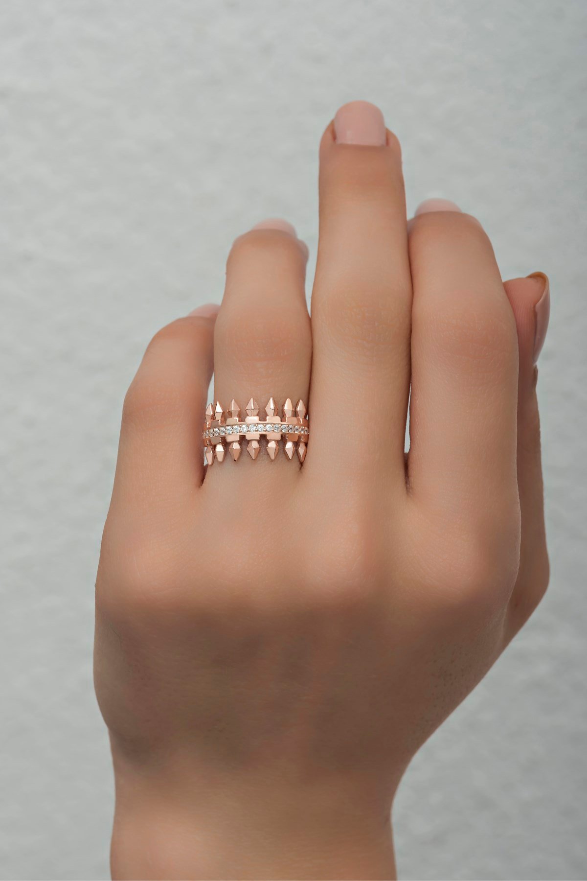 925 Ayar Gümüş Ayarlanabilir Sıralı Zirkon Taşlı Çivi Model Yüzük