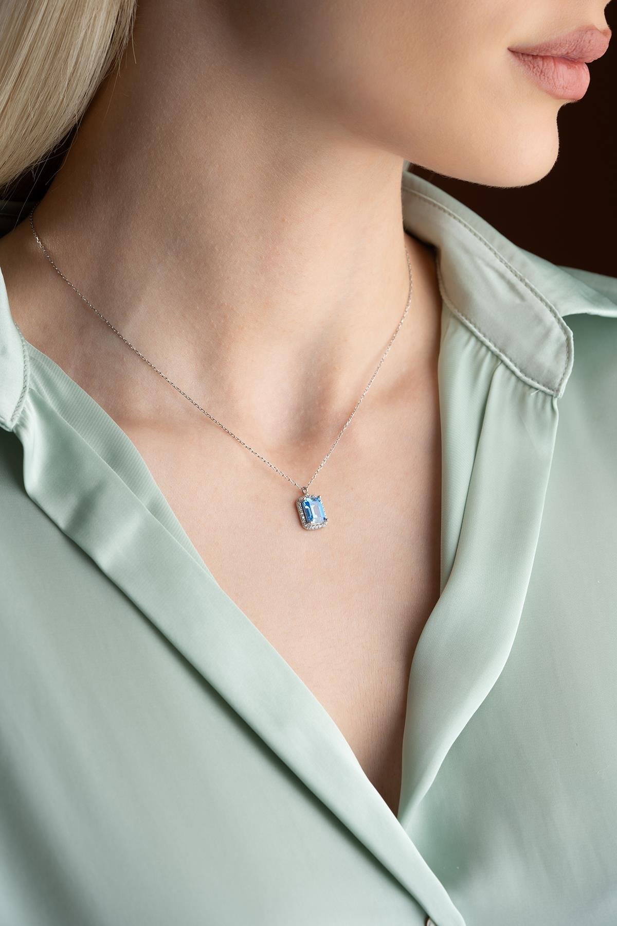 925 Ayar Gümüş Baget Mavi Zirkon Taşlı Tektaş Kolye