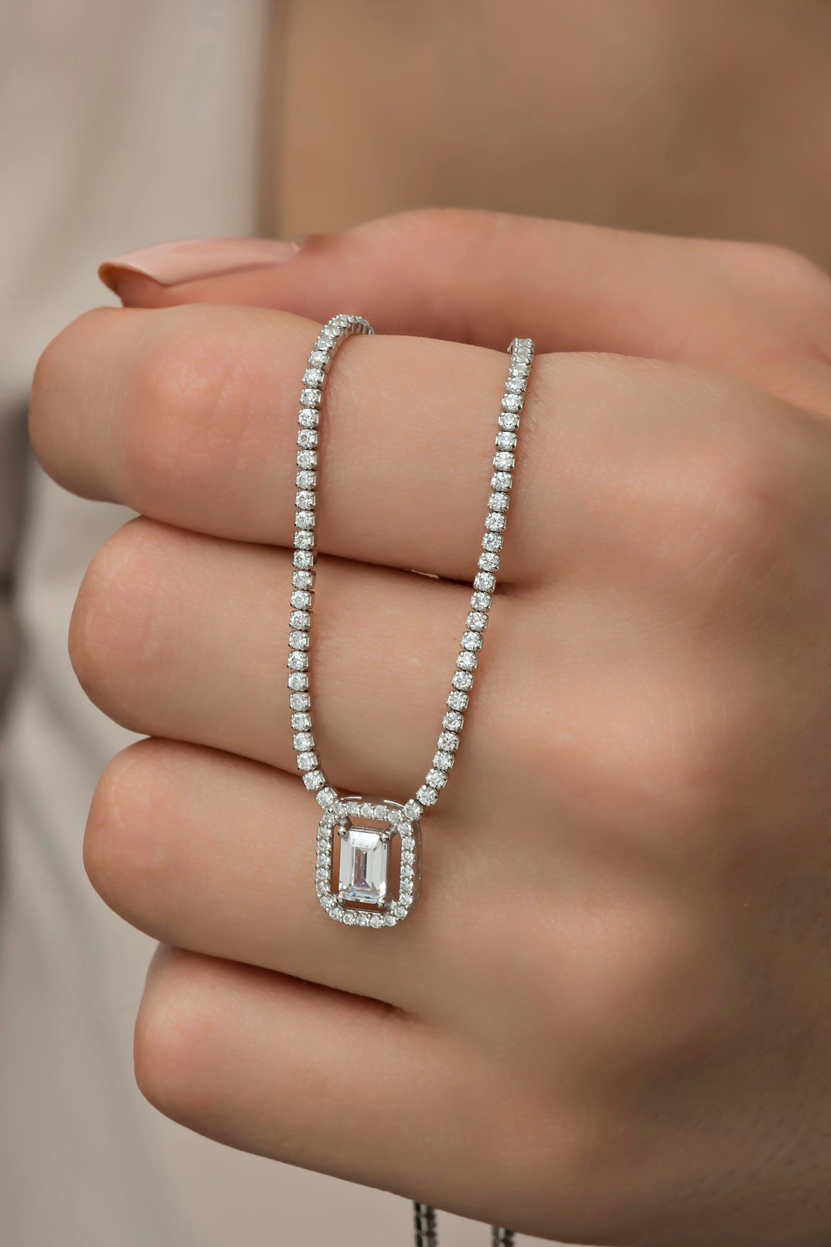 925 Ayar Gümüş Baget Taşlı Tektaş Suyolu Kolye