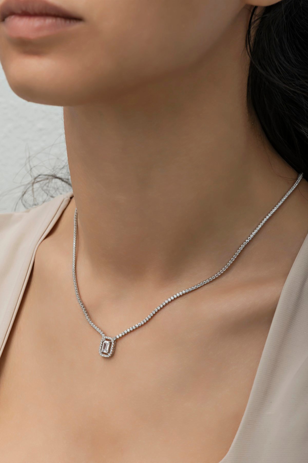 925 Ayar Gümüş Baget Taşlı Tektaş Suyolu Kolye