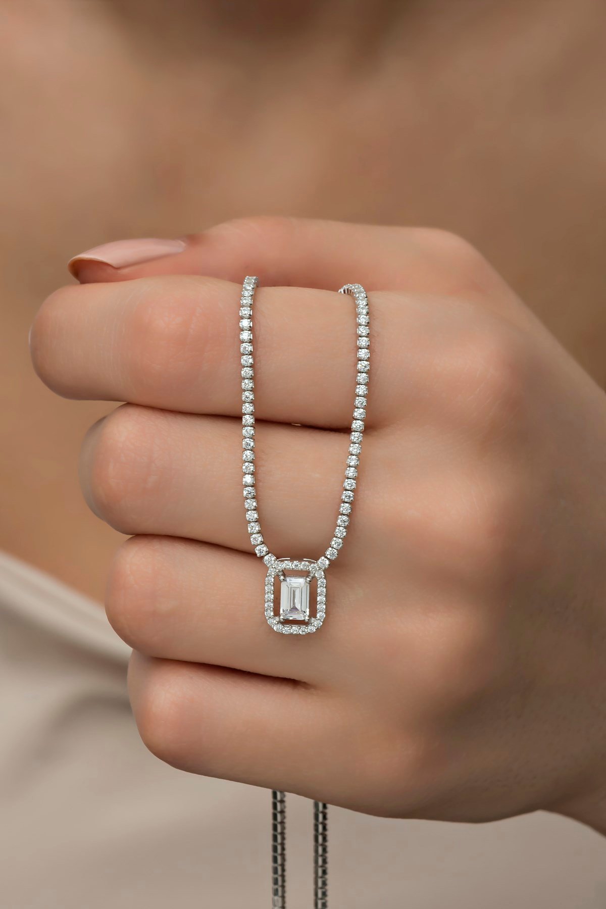 925 Ayar Gümüş Baget Taşlı Tektaş Suyolu Kolye