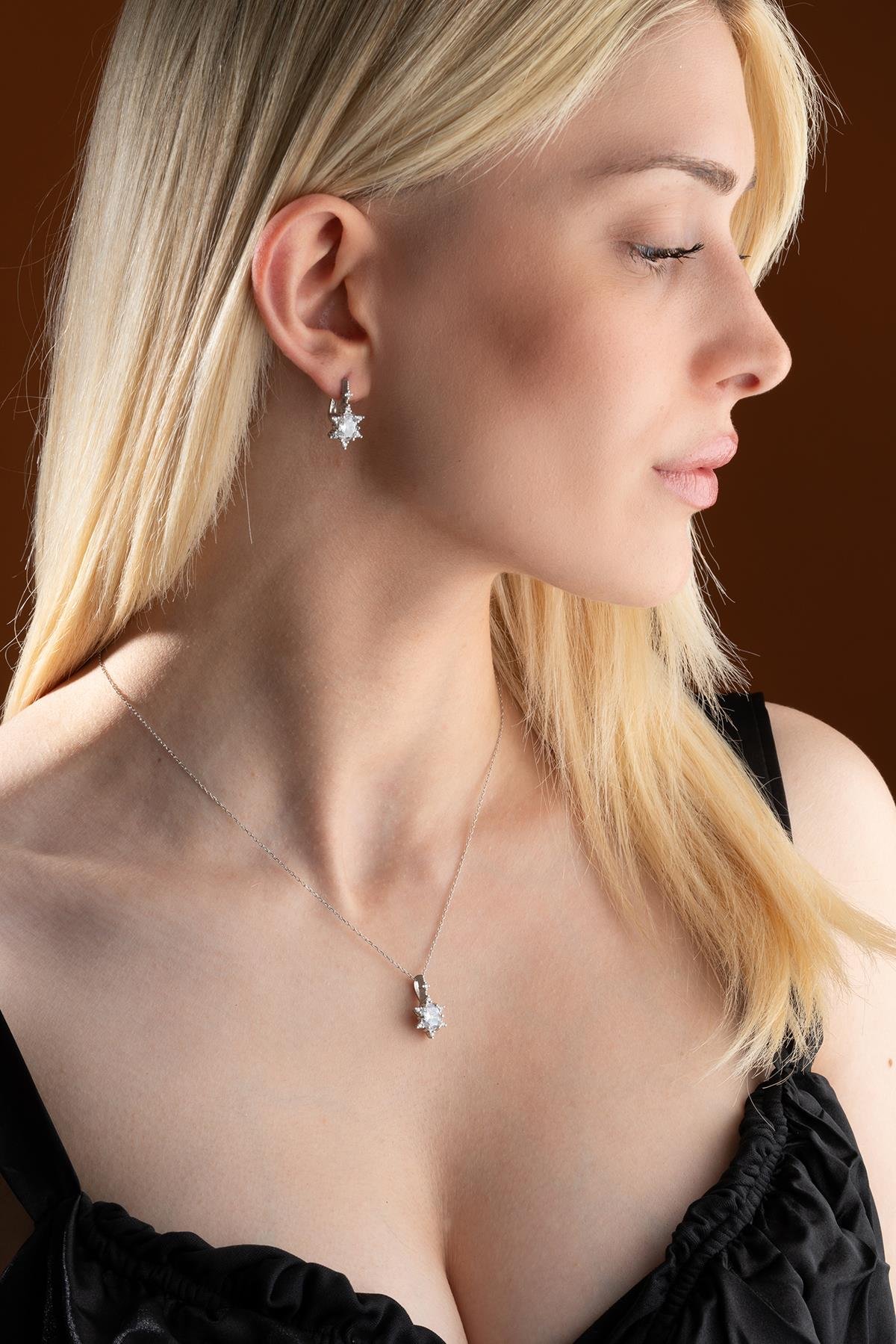 925 Ayar Gümüş Beyaz Oval Taşlı Küpe Ve Kolye Set