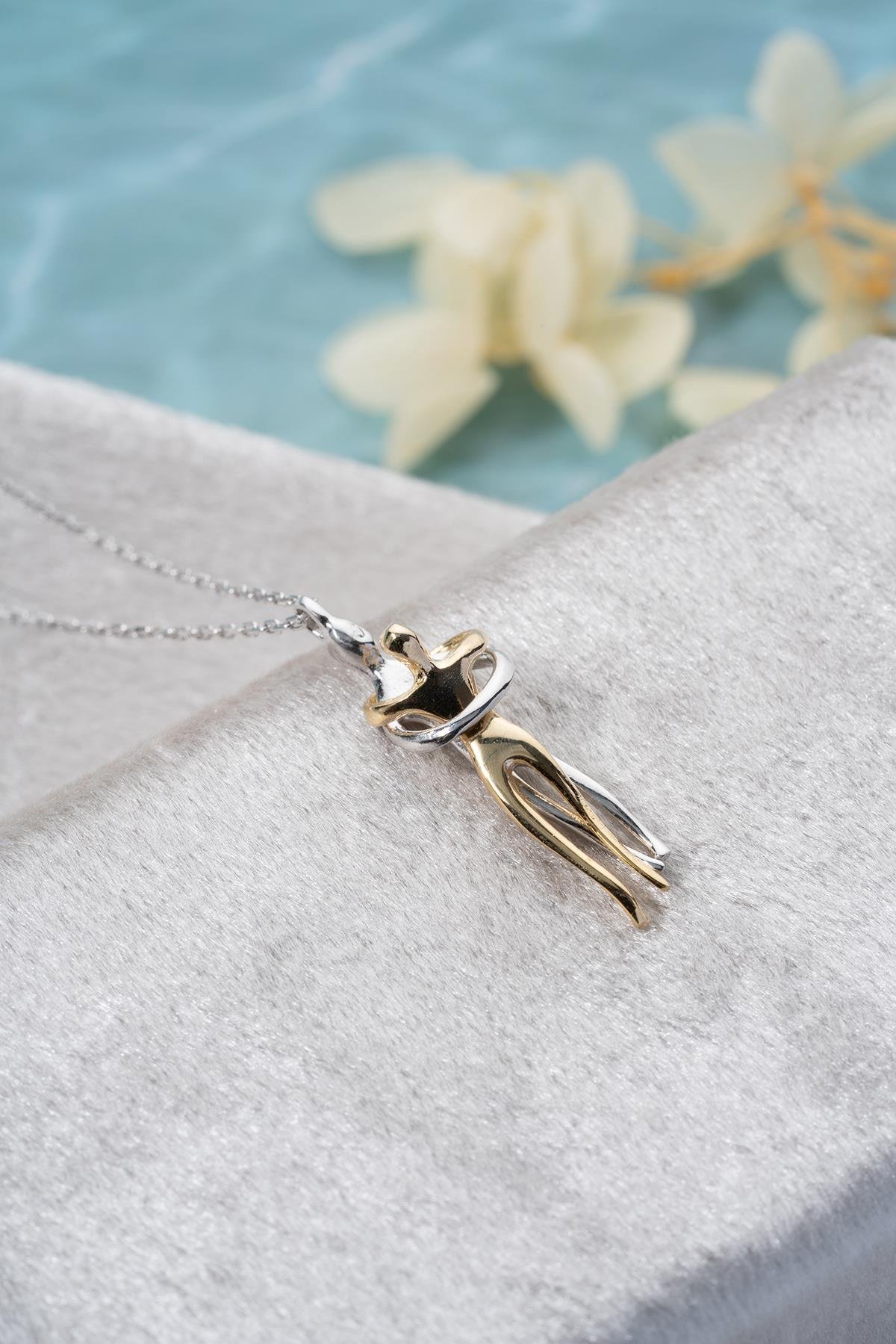 925 Ayar Gümüş Birbirine Sarılan Sevgili Aşk Kolye