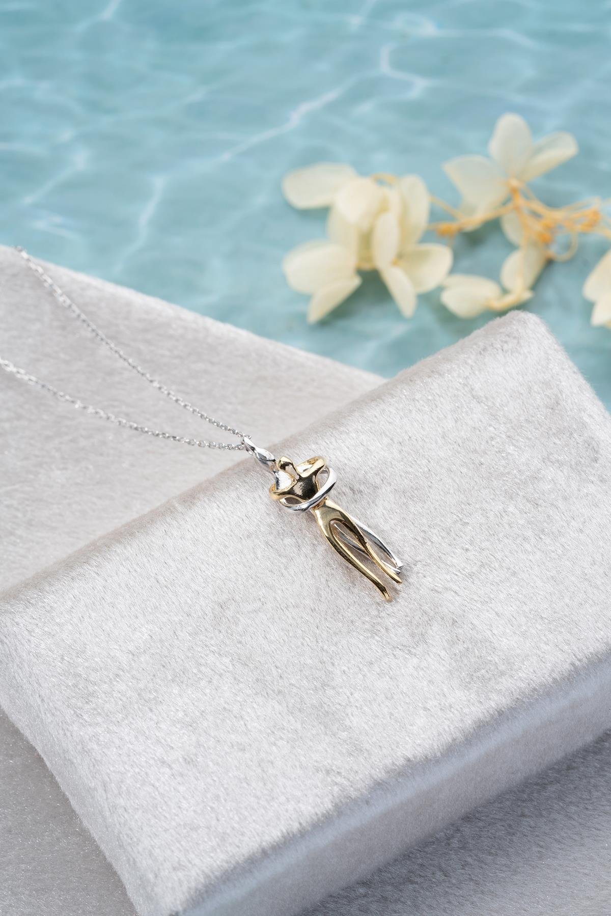 925 Ayar Gümüş Birbirine Sarılan Sevgili Aşk Kolye