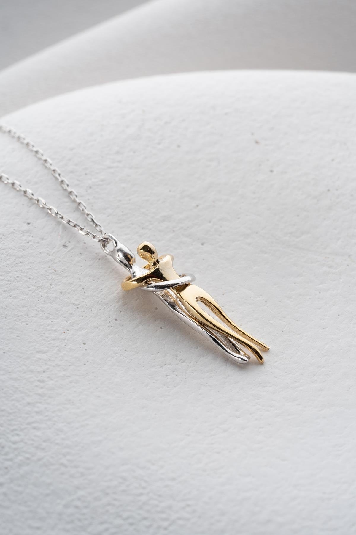 925 Ayar Gümüş Birbirine Sarılan Sevgili Aşk Kolye