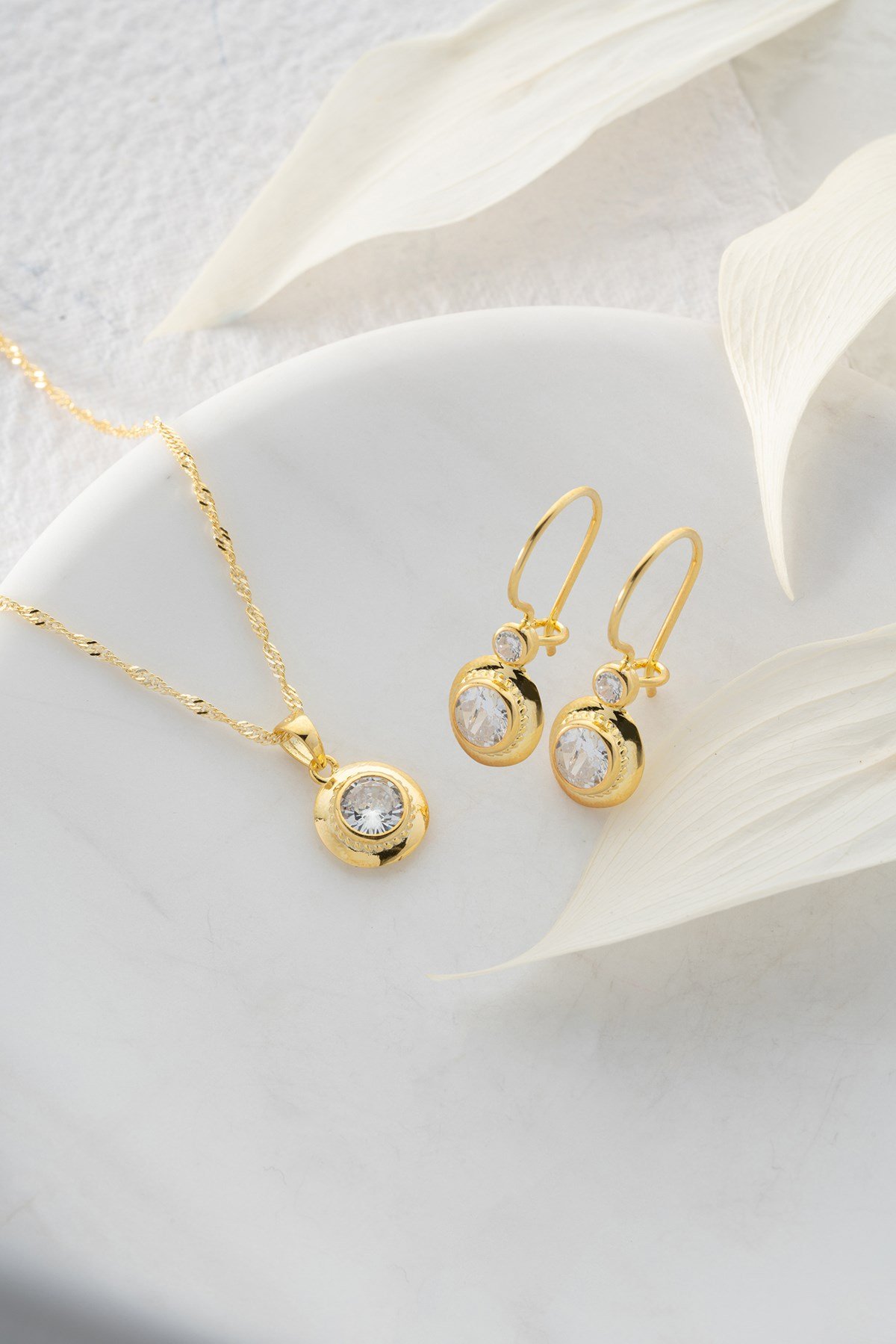 925 Ayar Gümüş Burgu Zincirli Gold Tektaş Model Küpe ve  Kolye Set