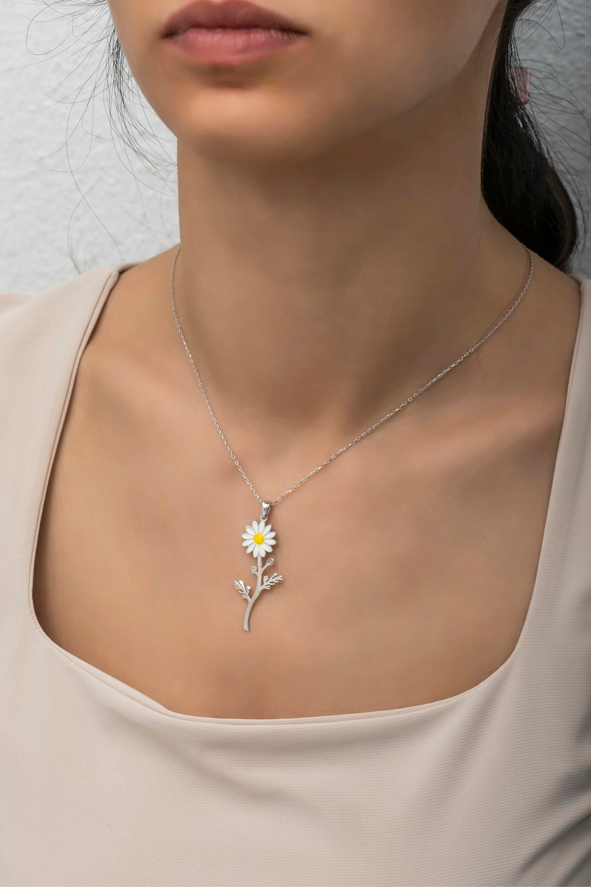 925 Ayar Gümüş Dalında Papatya Kolye