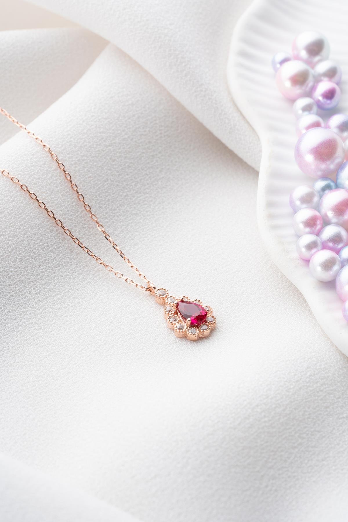 925 Ayar Gümüş Elmas Montür Damla Kırmızı Zirkon Taşlı Kolye